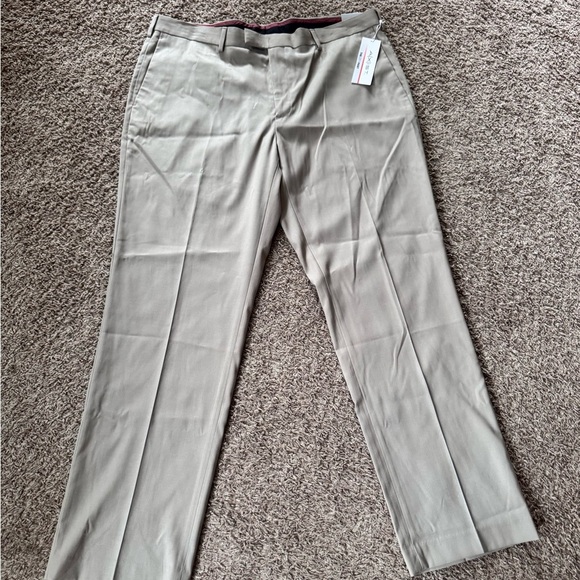New Mens Axist The City Pants Size 40X32 Beige Straight Fit Dress Slacks - Picture 2 of 6